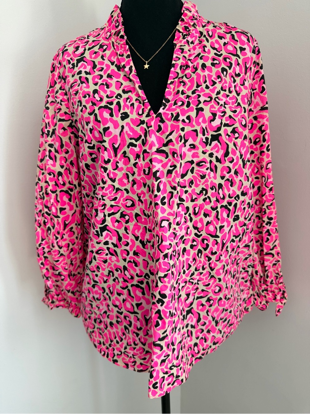 Lilly Pulitzer Sherida Top M Pink Topaz My Favorite Spot Leopard 100% Cotton